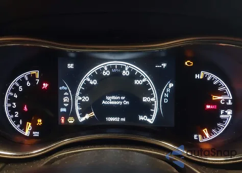 2017 Jeep Grand Cherokee Laredo 4X4 z USA, uszkodzony, nr VIN 1C4RJFAG6HC958752